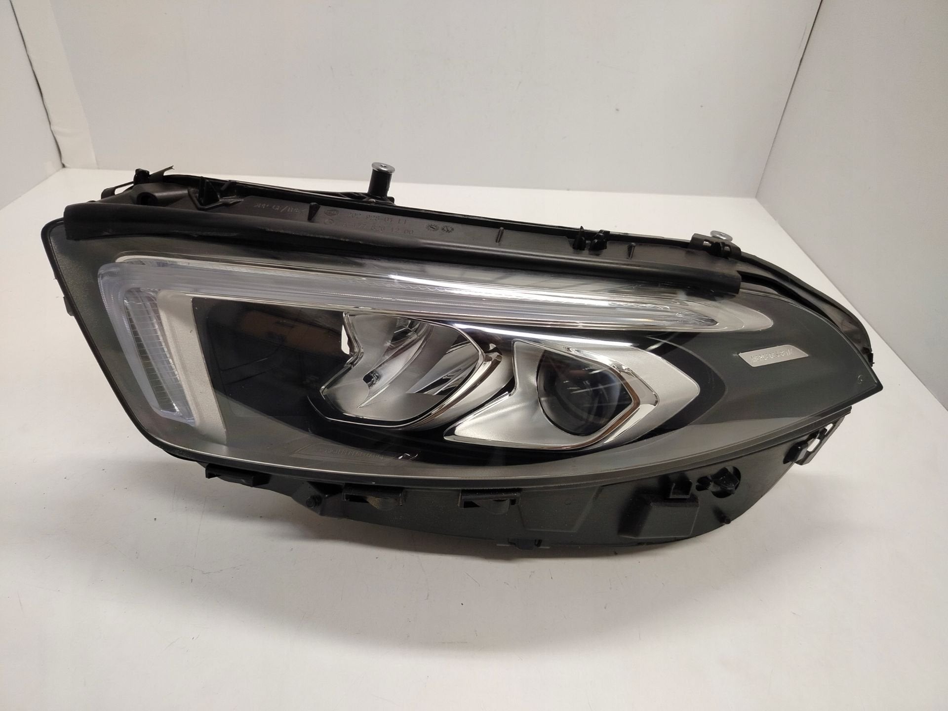 Mercedes A-Klasa W177 Koplamp Links A1779063705, Gebruikt, Mercedes-Benz AG, Mercedes-Benz, Mercedesstrasse 120
70372  Stuttgart, DE