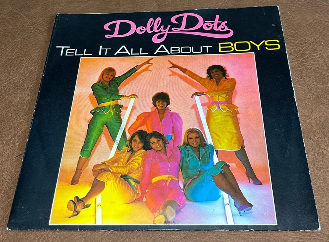 Dolly Dots ‎– Tell It All About Boys - 7” vinyl single, Enlèvement ou Envoi, Utilisé