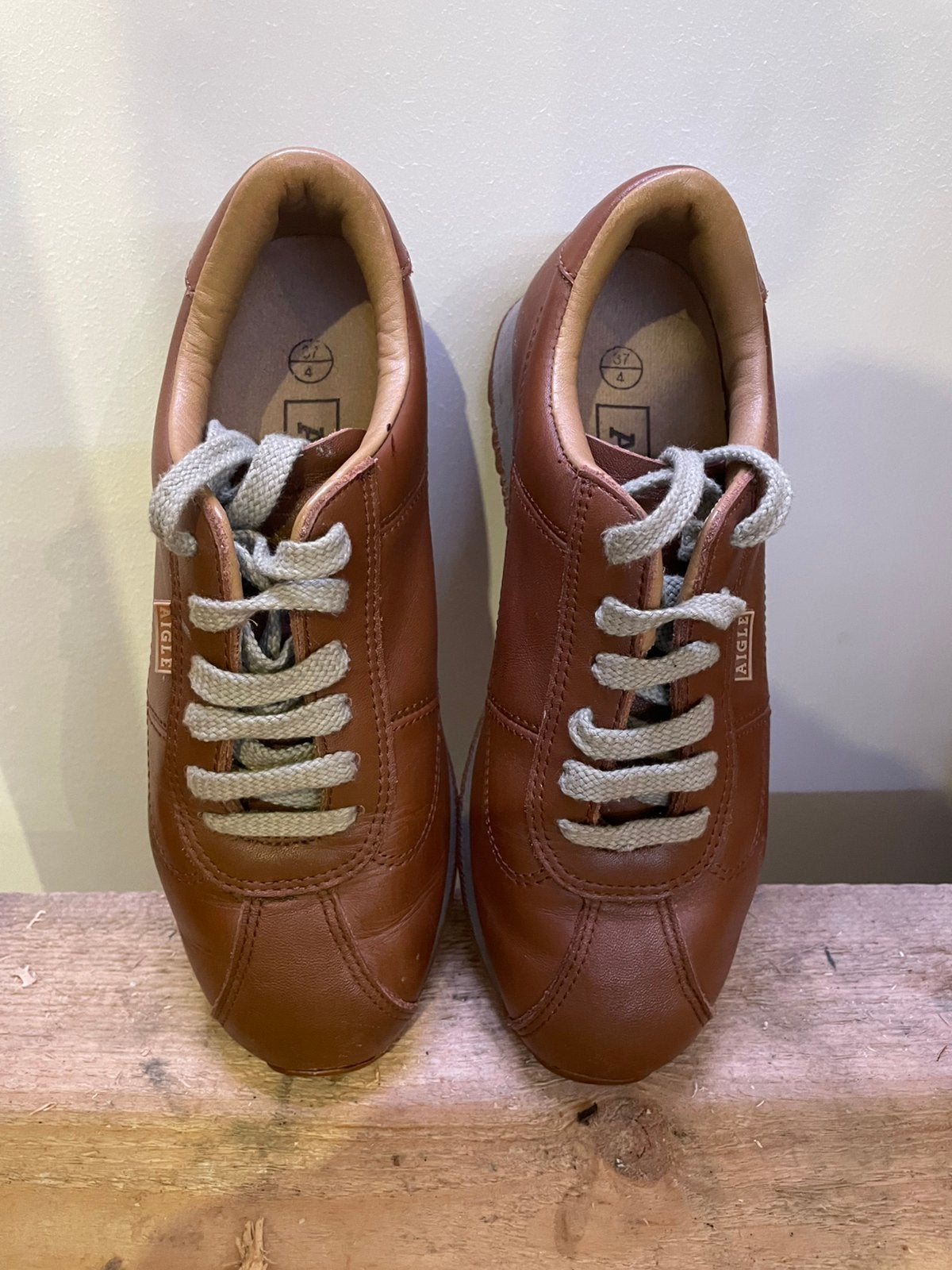 Aigle Femme Cuir Marron  Très bon état confort et ville, Vêtements | Femmes, Chaussures, Comme neuf, Chaussures basses, Brun, Enlèvement ou Envoi