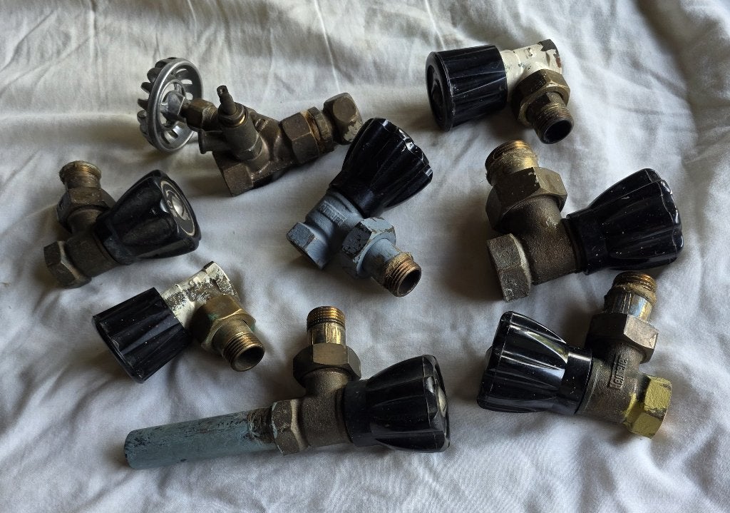 Lot de 8 vannes manuelles pour radiateurs, Enlèvement, Utilisé