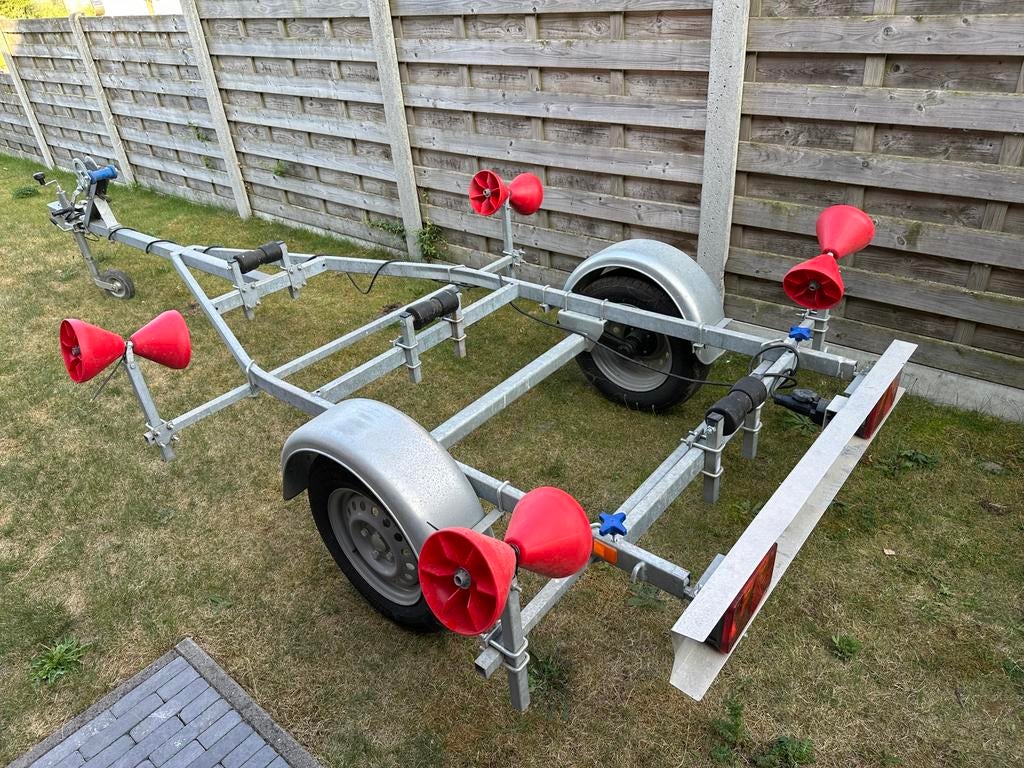 Boottrailer 4,5 meter., Sports nautiques & Bateaux, Remorques bateau, Comme neuf, Enlèvement