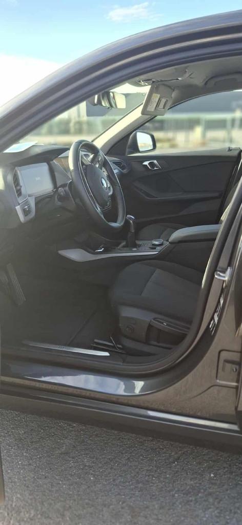 BMW 1 Serie 116 5-deurs 116 i Advantage (bj 2021), Auto's, BMW, Stof, Gebruikt, 5 deurs, Zilver of Grijs