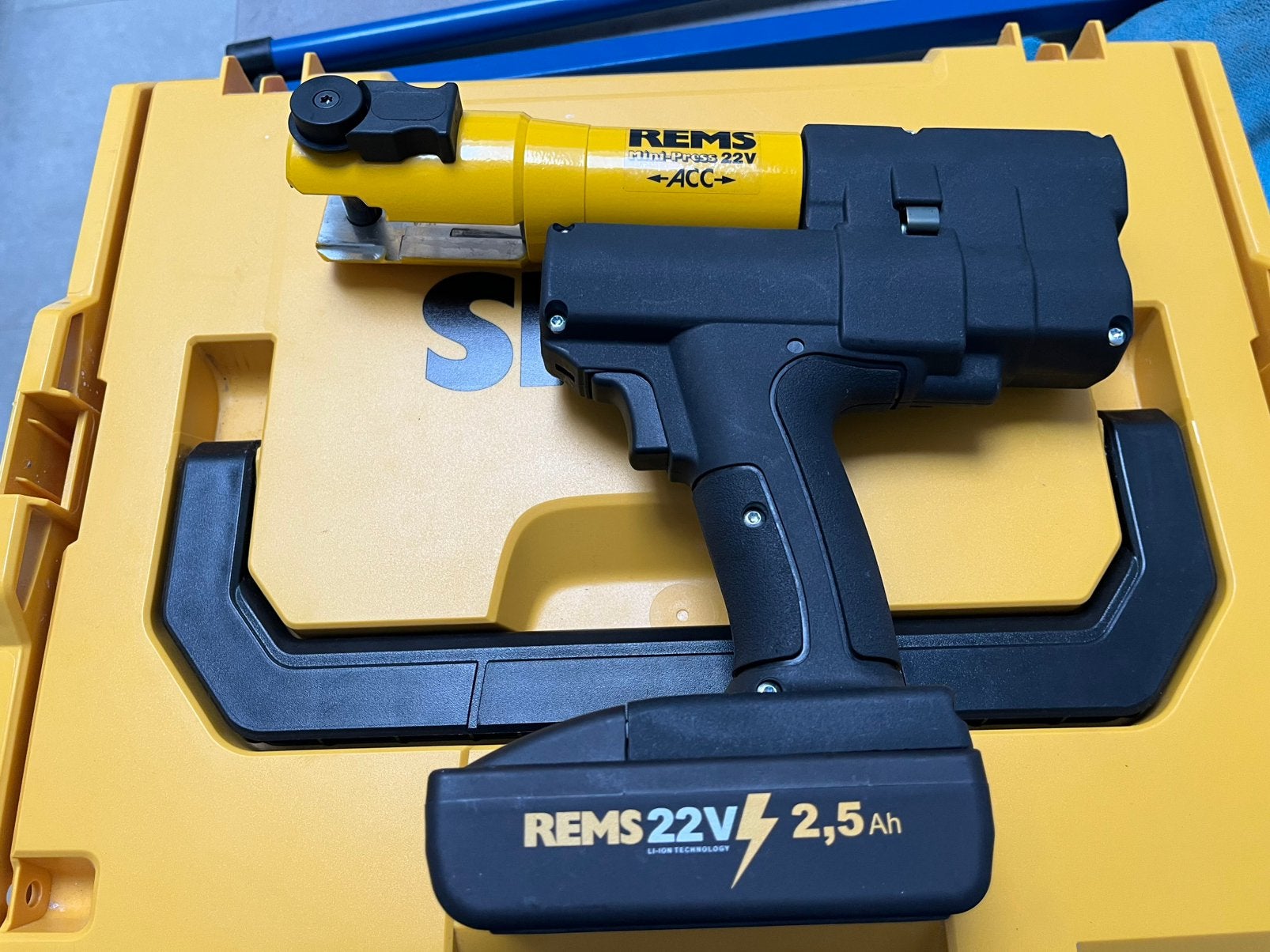 Te koop mini press 22 V Acc, Ophalen of Verzenden, Zo goed als nieuw