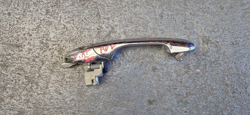 Poignet porte AVANT GAUCHE FIAT 500 2012 chrome exterieur, Enlèvement, Fiat
