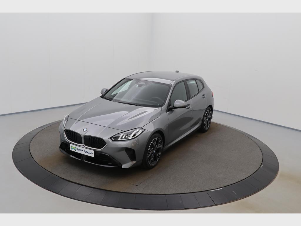 Bmw 1 (F70) 120iA MHEV, Auto's, BMW, Automaat, 1 Reeks, https://public.car-pass.be/vhr/73e9bd0c-7776-49e5-a067-9577a99b9f78, Zilver of Grijs
