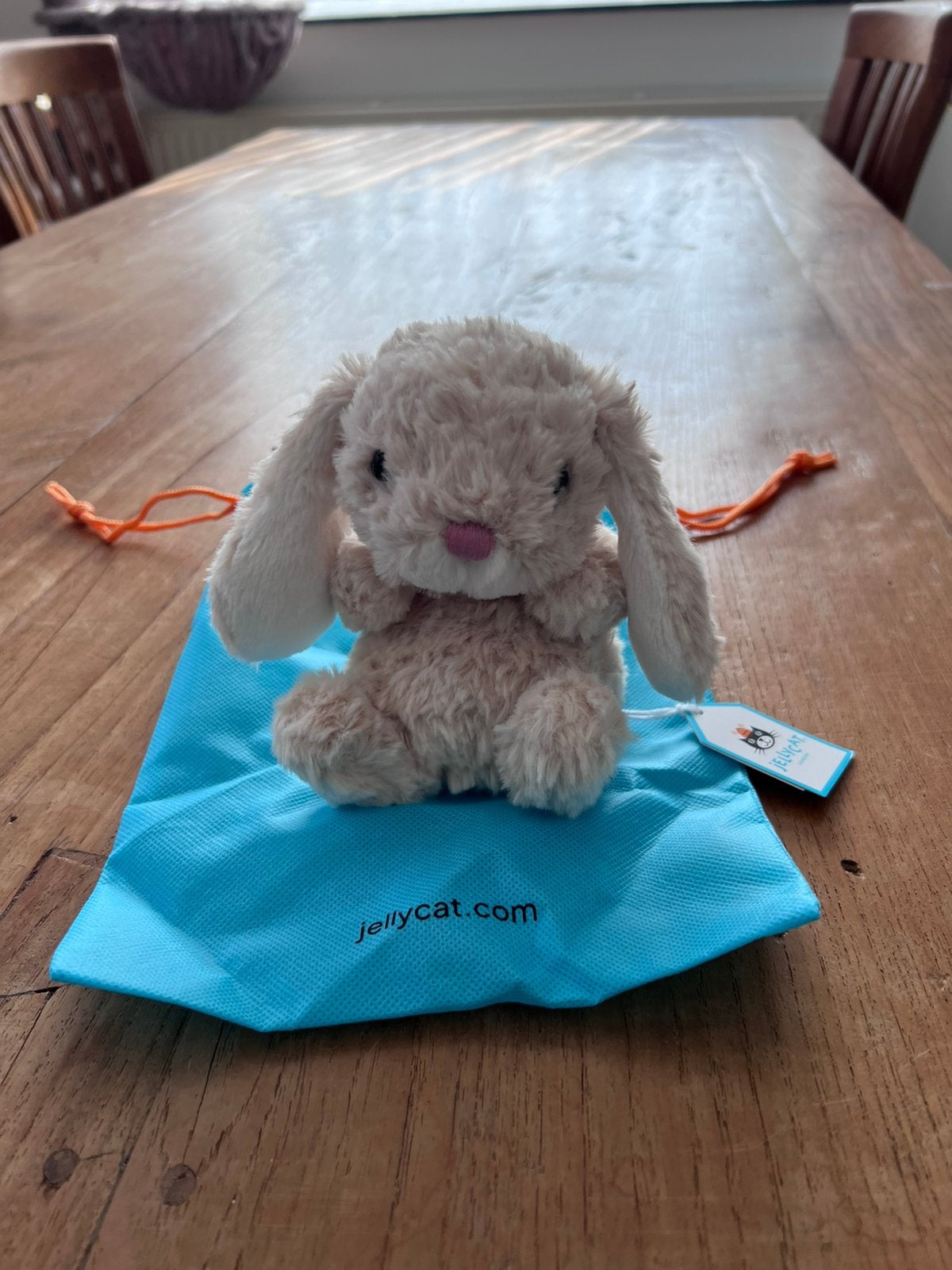 Jellycat amuseables yummy bunny, Enfants & Bébés, Jouets | Peluches, Neuf, Avec étiquette, Jellycat, Enlèvement ou Envoi