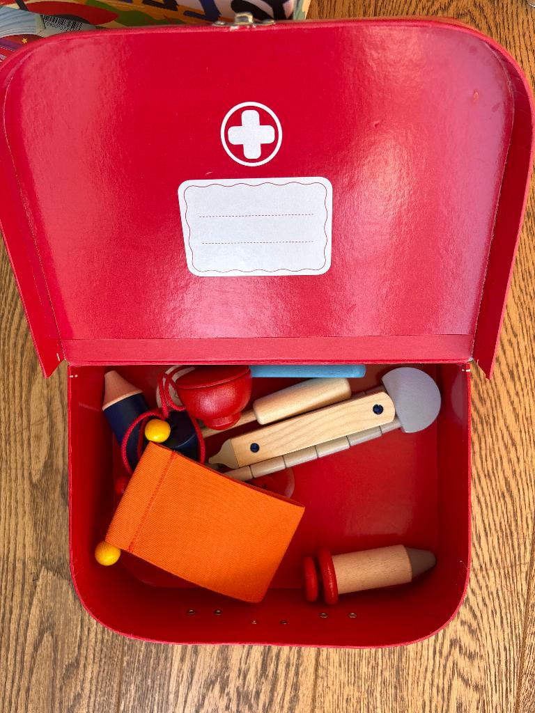 Jouet boîte à docteur, Enlèvement, Comme neuf