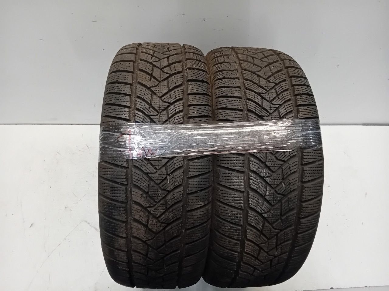 Bandenset 2 stuks Winter 235 55 R17, Onderdelen@venauto.nl, Van der Ven Autorecycling B.V., Gebruikt, Ettenseweg 76, 4706 PB Roosendaal, The Netherlands