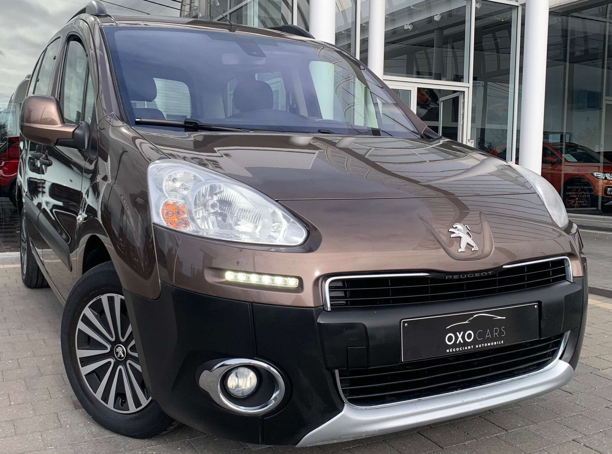 Peugeot Partner 1.6 HDI TEPEE 92CV / LIFT - ELEVATEUR / TRAN, Auto's, Voorwielaandrijving, Euro 5, Stof, Gebruikt