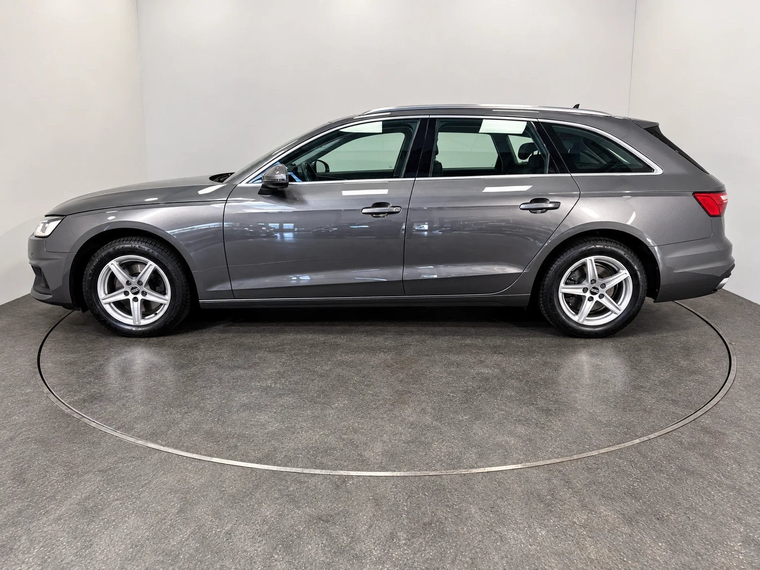 Audi A4 Avant 2.0 35 TFSI 110KW S TRON, Automaat, 1984 cc, A4, 127 g/km