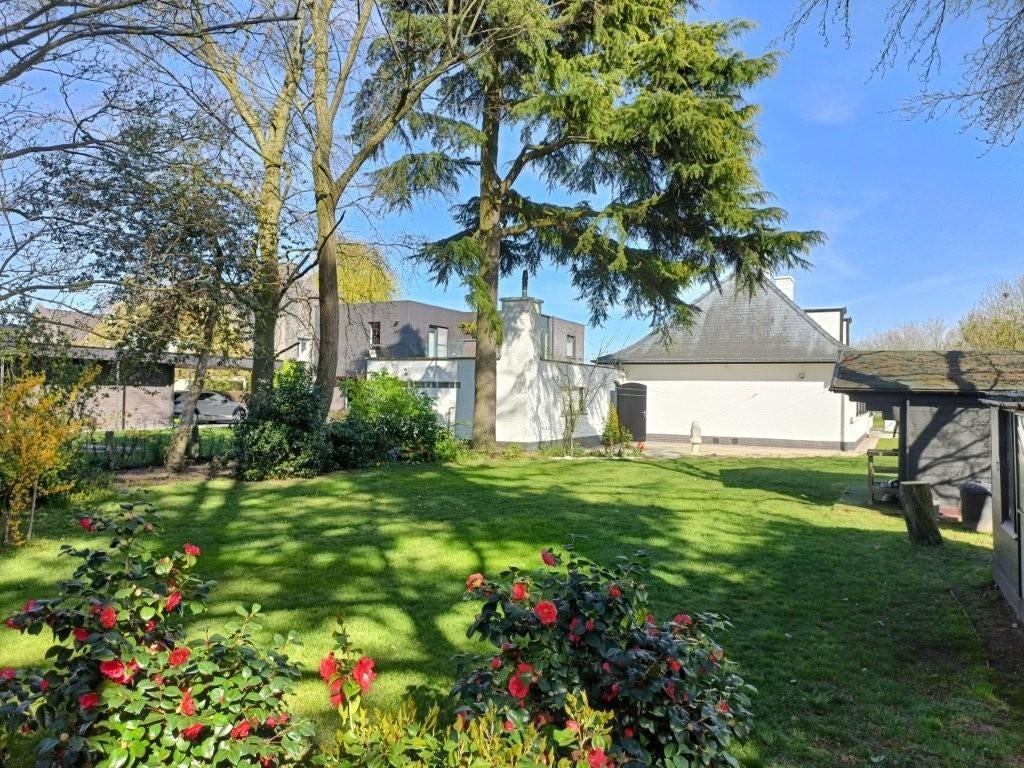 Villa met 4 à 5 slpks, tuin met zongericht terras, garage,, Province de Flandre-Orientale, 1000 à 1500 m², 548 kWh/m²/an, 4 pièces