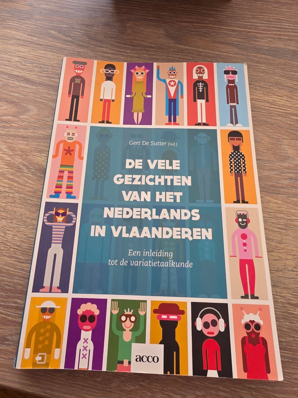 De vele gezichten van het Nederlands in Vlaanderen, Ophalen, Nieuw, Gert De Sutter