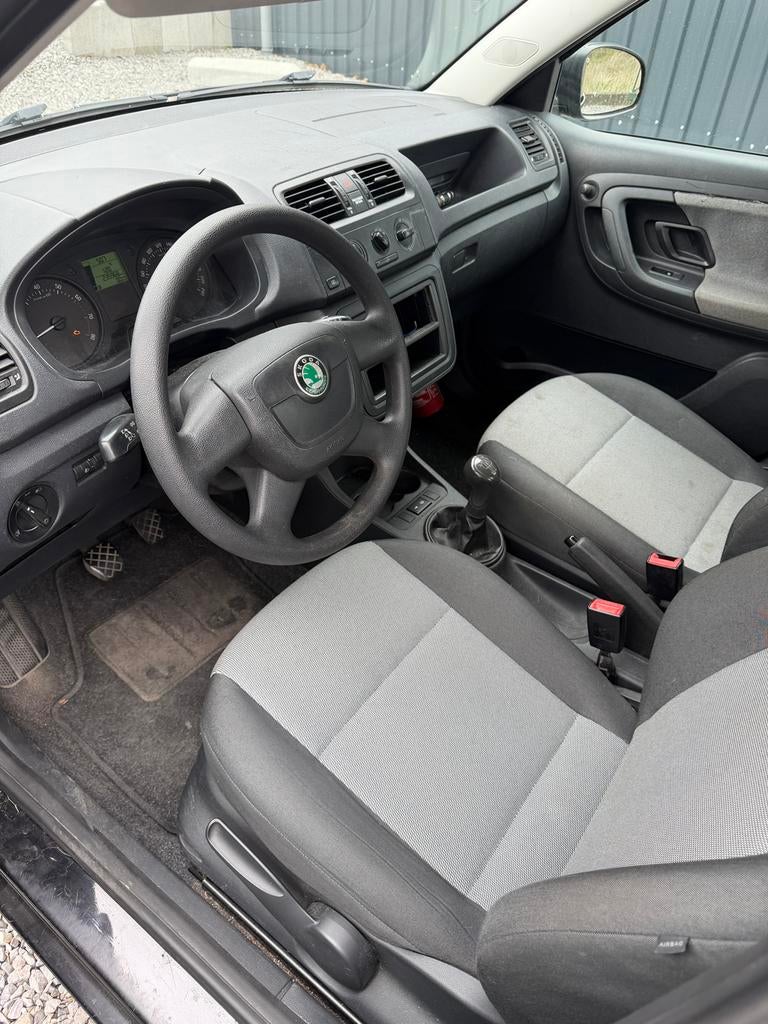 Skoda fabia 1.2 essence 2011 pour piece, Autos, Euro 5, Achat, Particulier, Essence