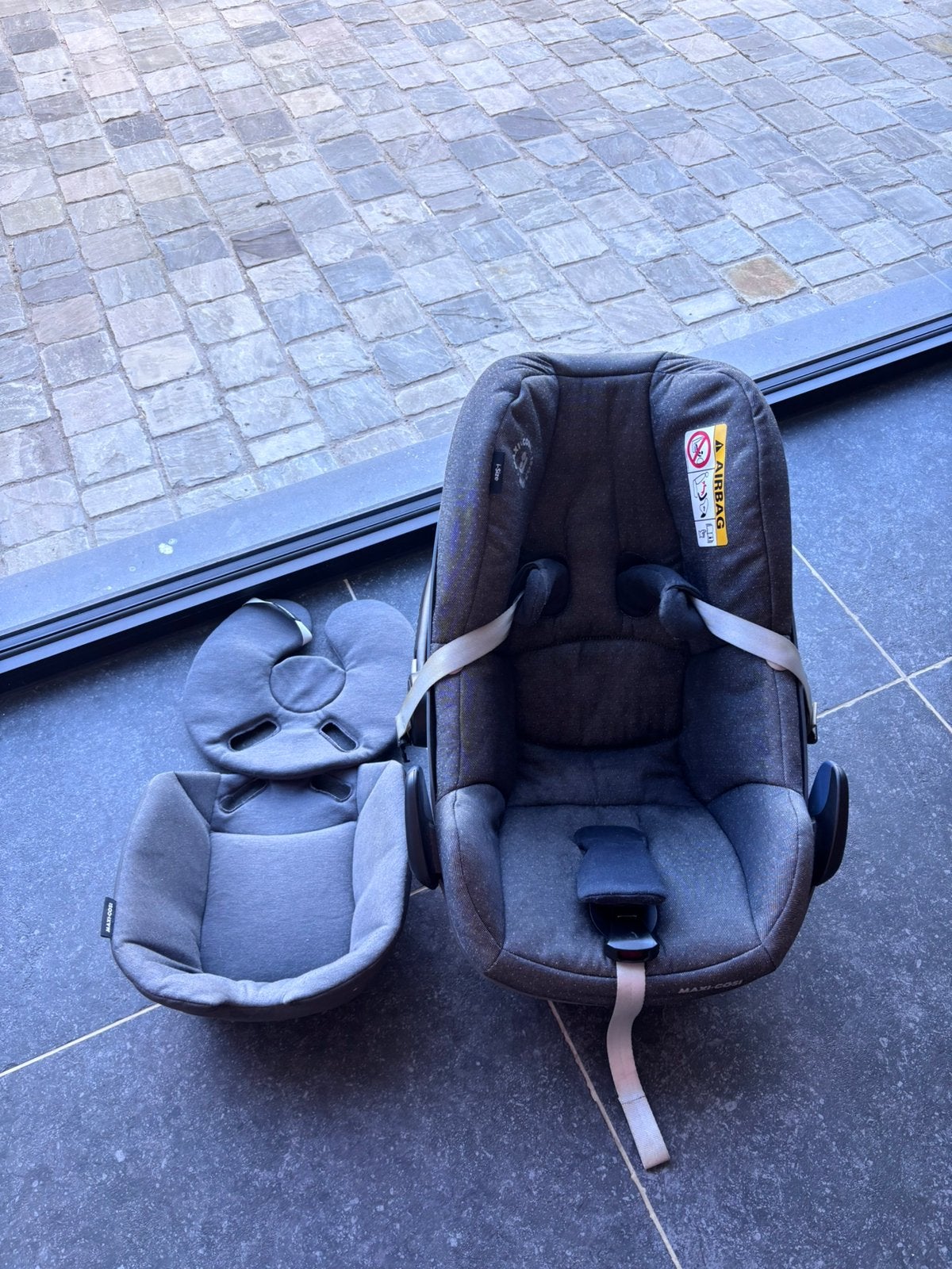 Maxi-Cosi Pebble Plus i-Size + 2x 2wayFix ISOFIX-base, Vélos & Vélomoteurs, Enlèvement, Comme neuf