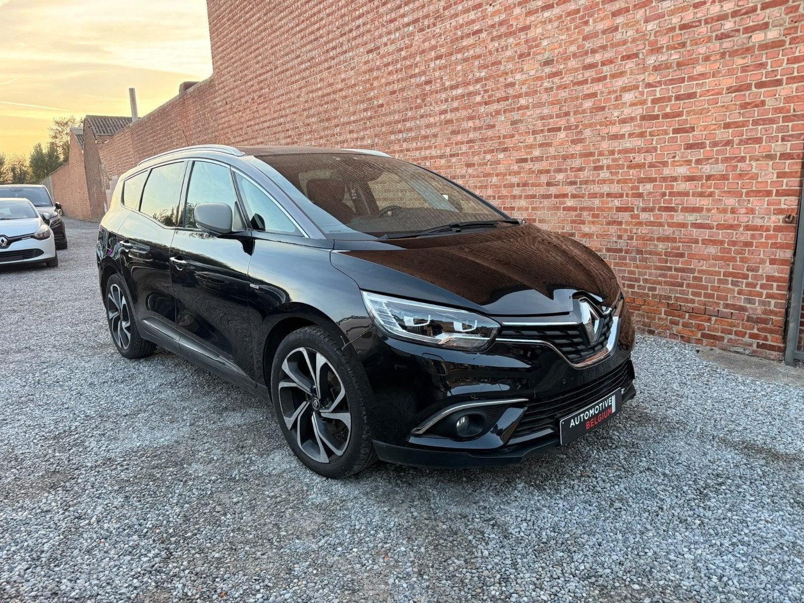 Renault Grand scenic 7 place Motor kapot, Auto's, Voorwielaandrijving, Monovolume, Leder en Stof, https://public.car-pass.be/vhr/2eedc0a5-7cb7-4f73-9d9c-130dae806639