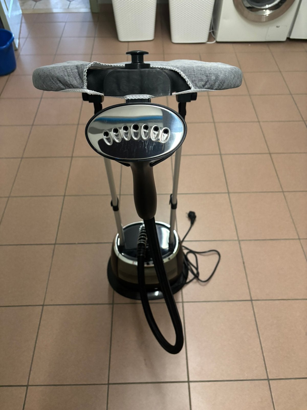 Défroisseur à vêtements Hyundai 2000 watts, Enlèvement, Comme neuf