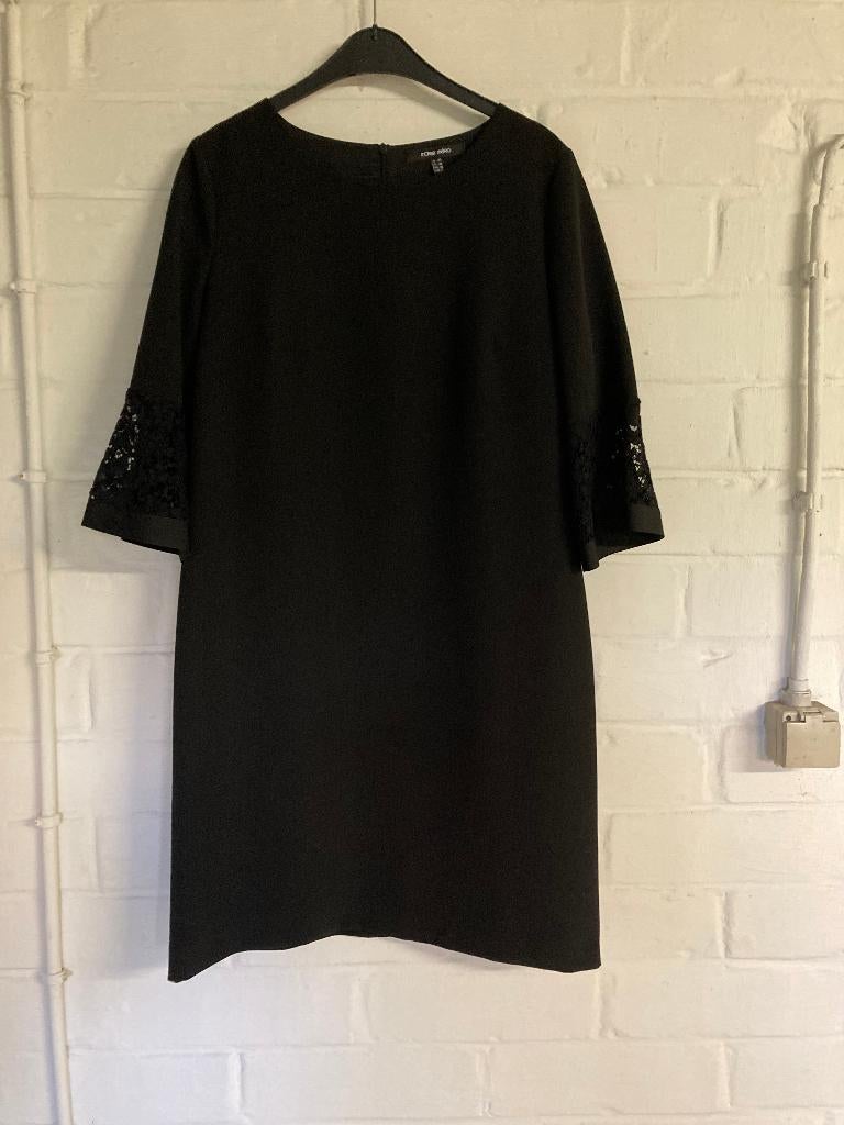 Zwart kleedje met kant aan de mouwen, Marie Méro, maat 40, Vêtements | Femmes, Robes, Taille 38/40 (M), Enlèvement ou Envoi, Marie Méro