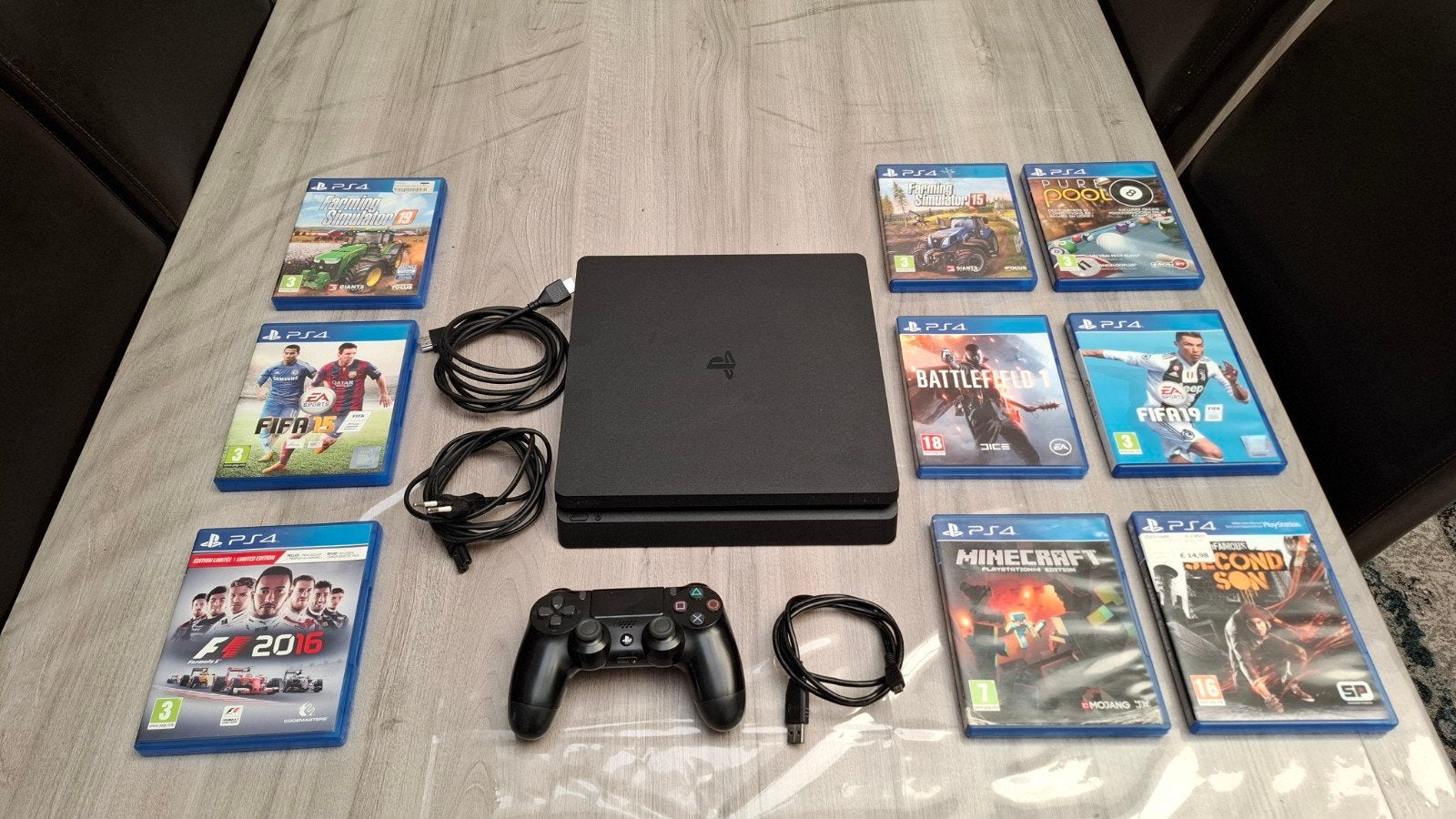PlayStation 4 1To en très bonne état avec 9 jeux, Enlèvement ou Envoi