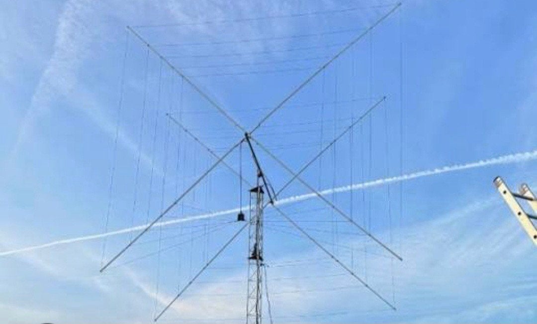 2 element qubical quad antenna, Telecommunicatie, Antennes en Masten, Ophalen