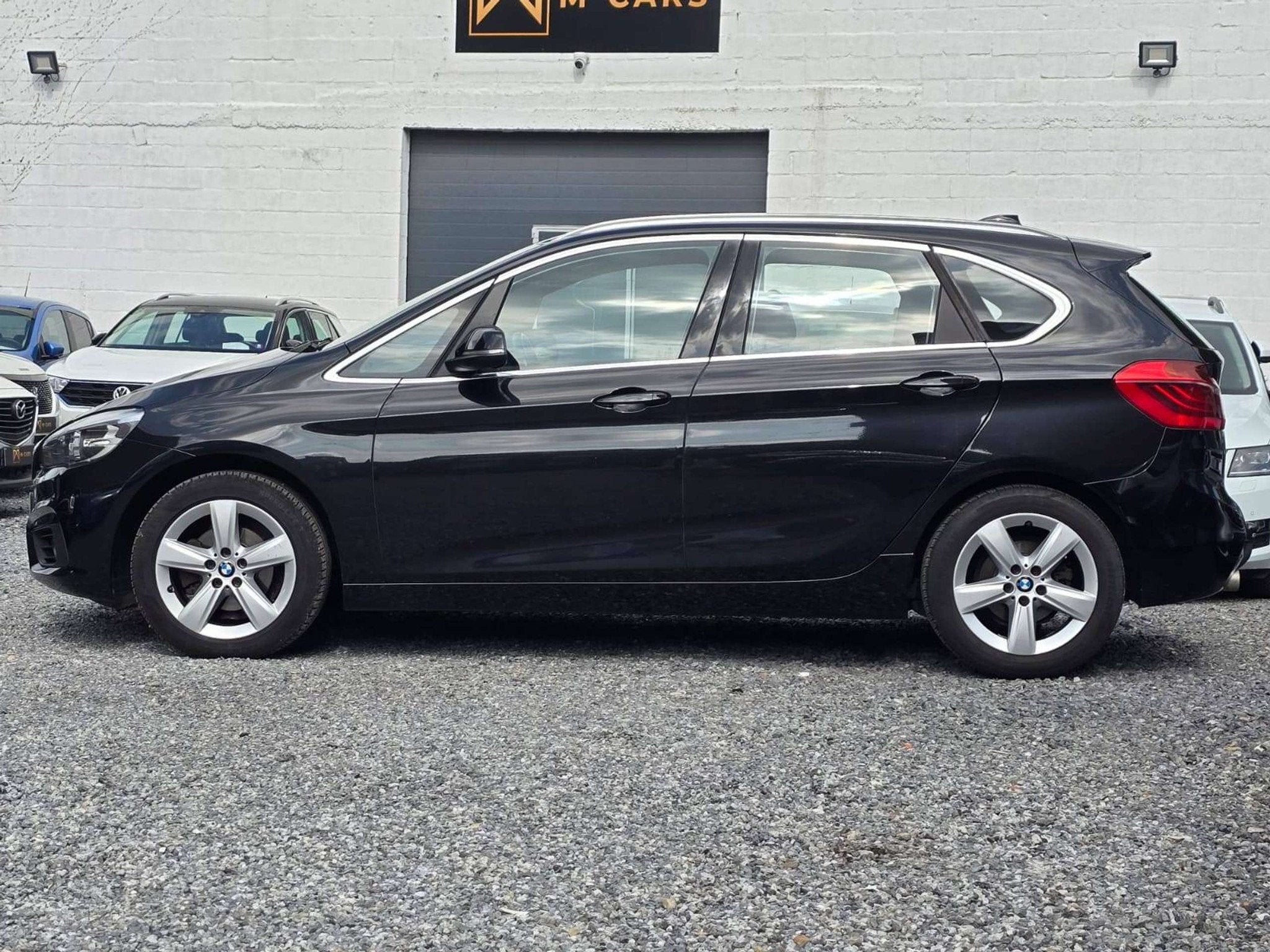BMW 2 Serie 218 Sieges sport * EURO 6 * (bj 2015, automaat), Auto's, Stof, 4 cilinders, 2 Reeks, 136 pk