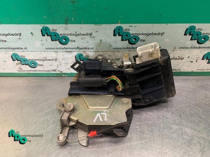 Serrure portière mécanique 4portes avant gauche d'un BMW 5, -, 3 mois de garantie, Utilisé, -
