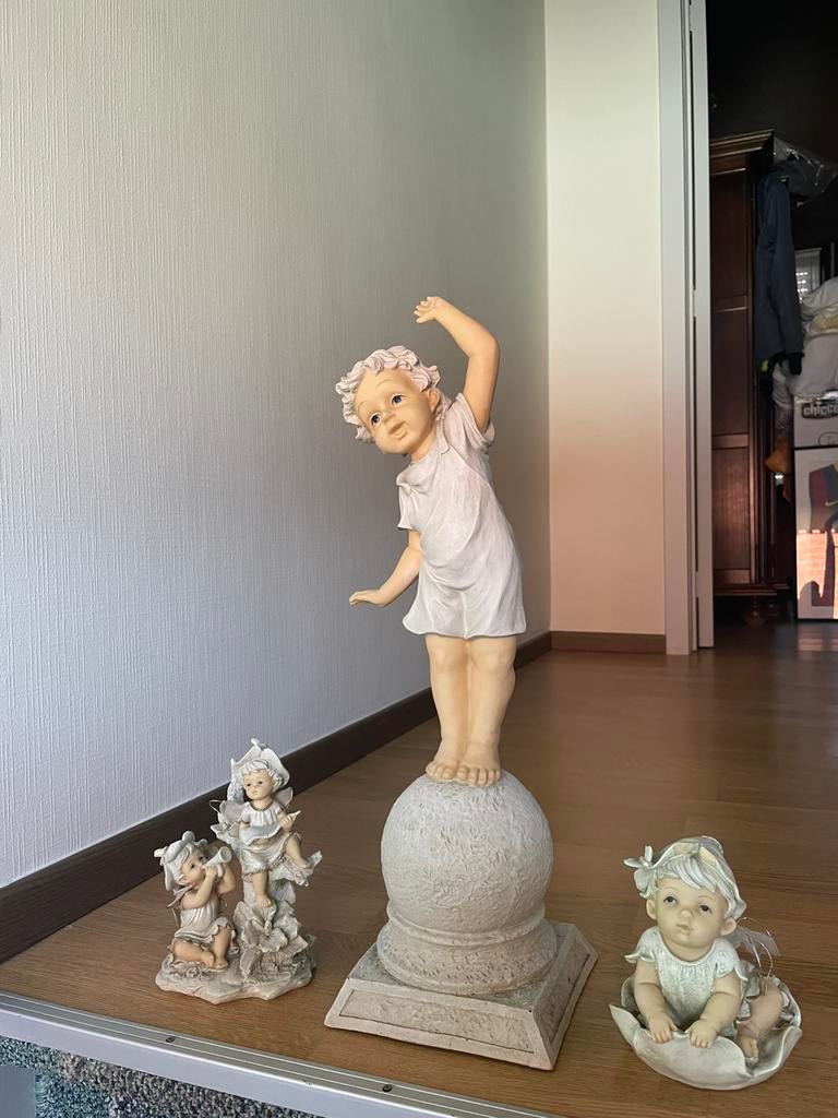 Decoratieve beeldjes, Ophalen, Zo goed als nieuw