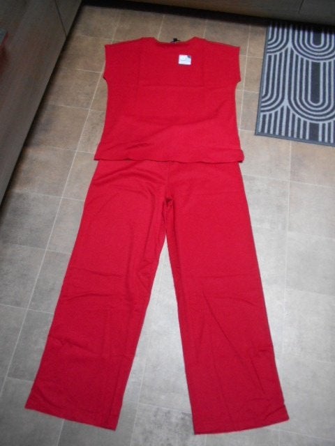 Nieuw ensemble, broek en top / Maat M, Kleding | Dames, Maat 38/40 (M), Nieuw, Ophalen of Verzenden, Lang