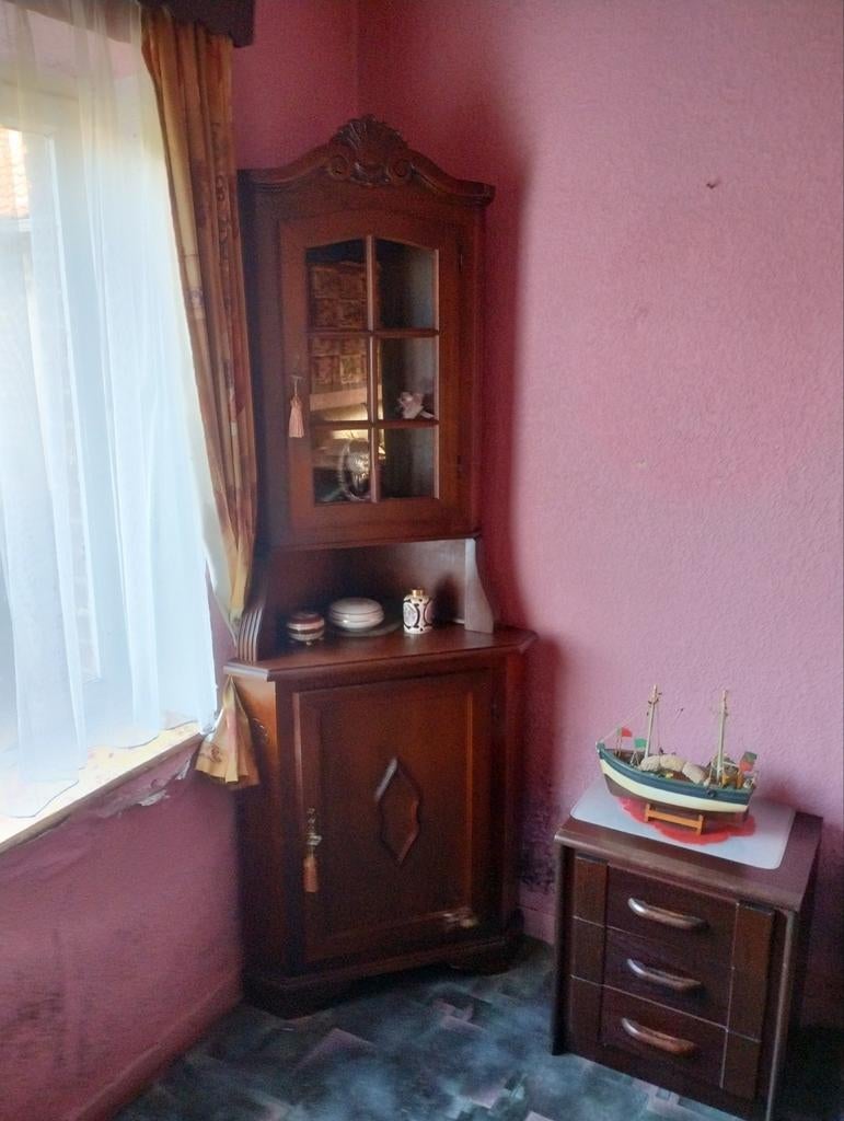 Hoek kast, Ophalen