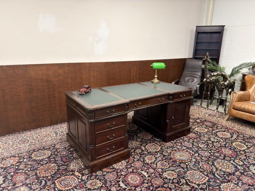 Klassiek Engels Chesterfield Bureau Partnerdesk, Antiquités & Art, Antiquités | Bureau & Affaires, Enlèvement