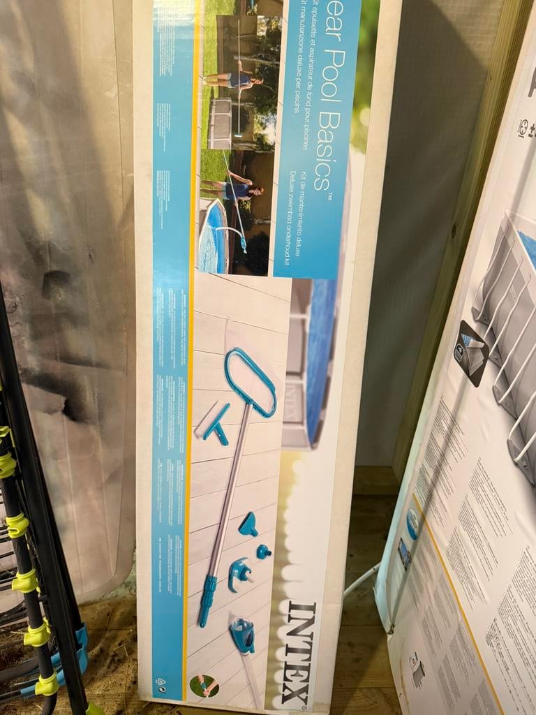 intex stofzuiger op de bodem van het zwembad, Ophalen, Nieuw