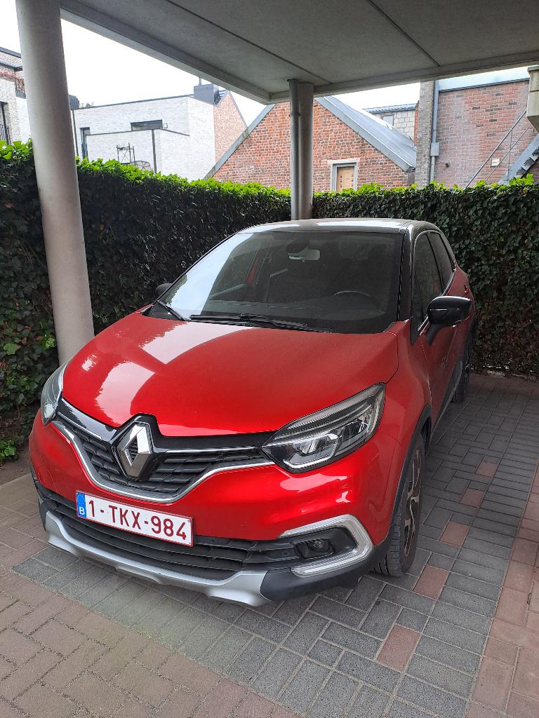 Renault Captur Intens TCe 130pk automaat, Auto's, Renault, Euro 5, Stof, Zwart, 5 zetels