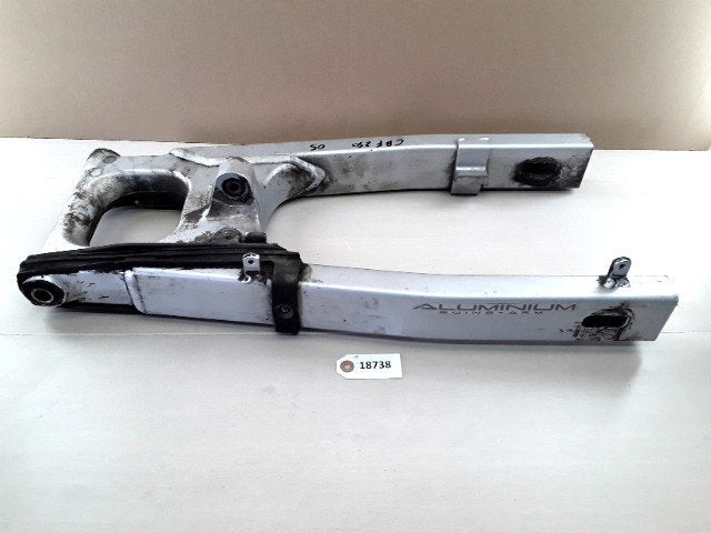 CBF250 2004 - 2012 Honda Achterbrug D1-35332, Motoren, Onderdelen | Honda