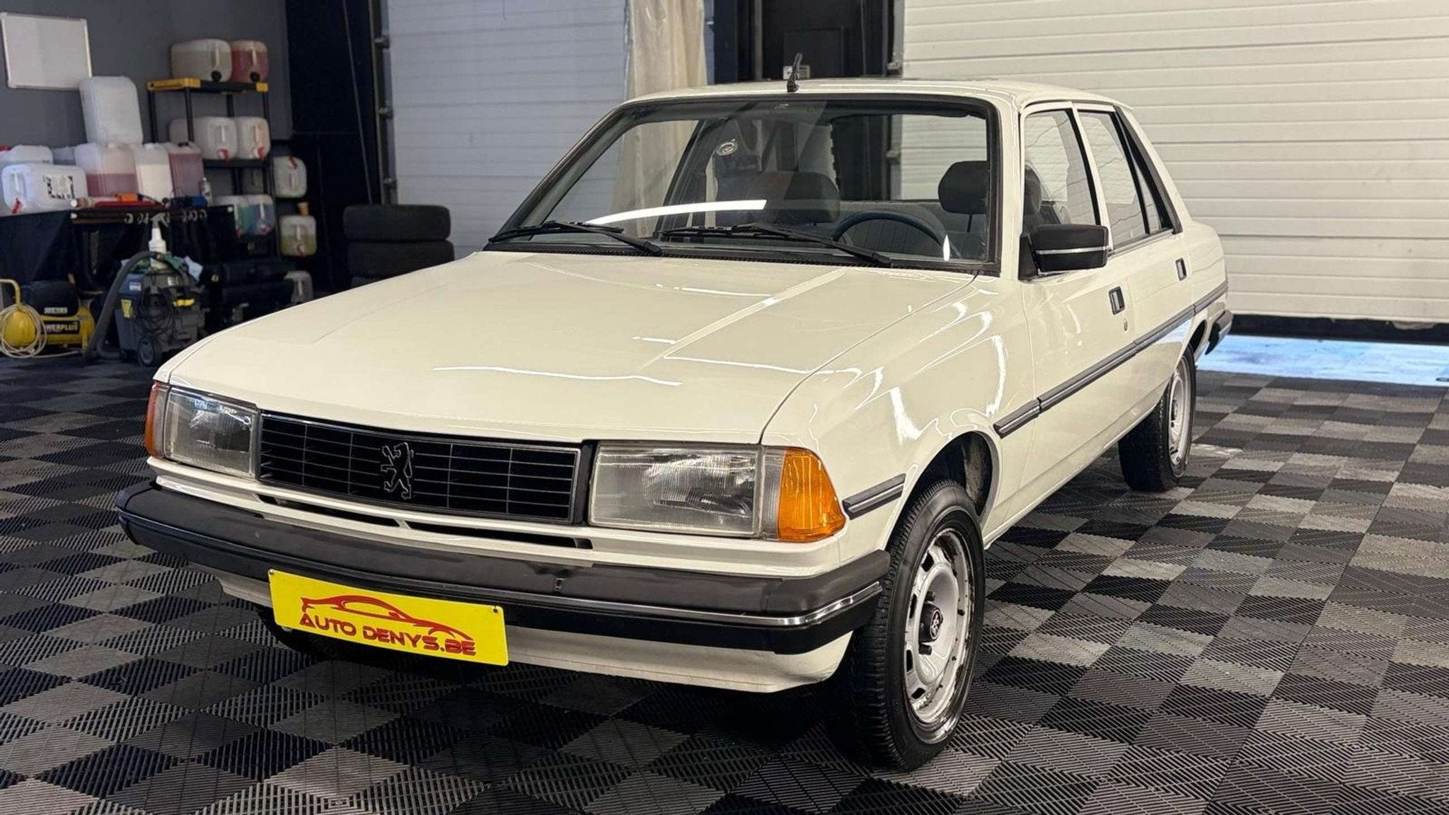 Peugeot 305 1.3 benzine bj. 1985. 86000km, Auto's, 59 pk, 4 deurs, Wit, Bedrijf