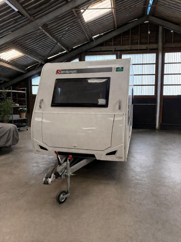 Sterckeman Comfort 390CP (2023) + mover + thule luifel, Standaardzit, Sterckeman, Schokbreker, Particulier