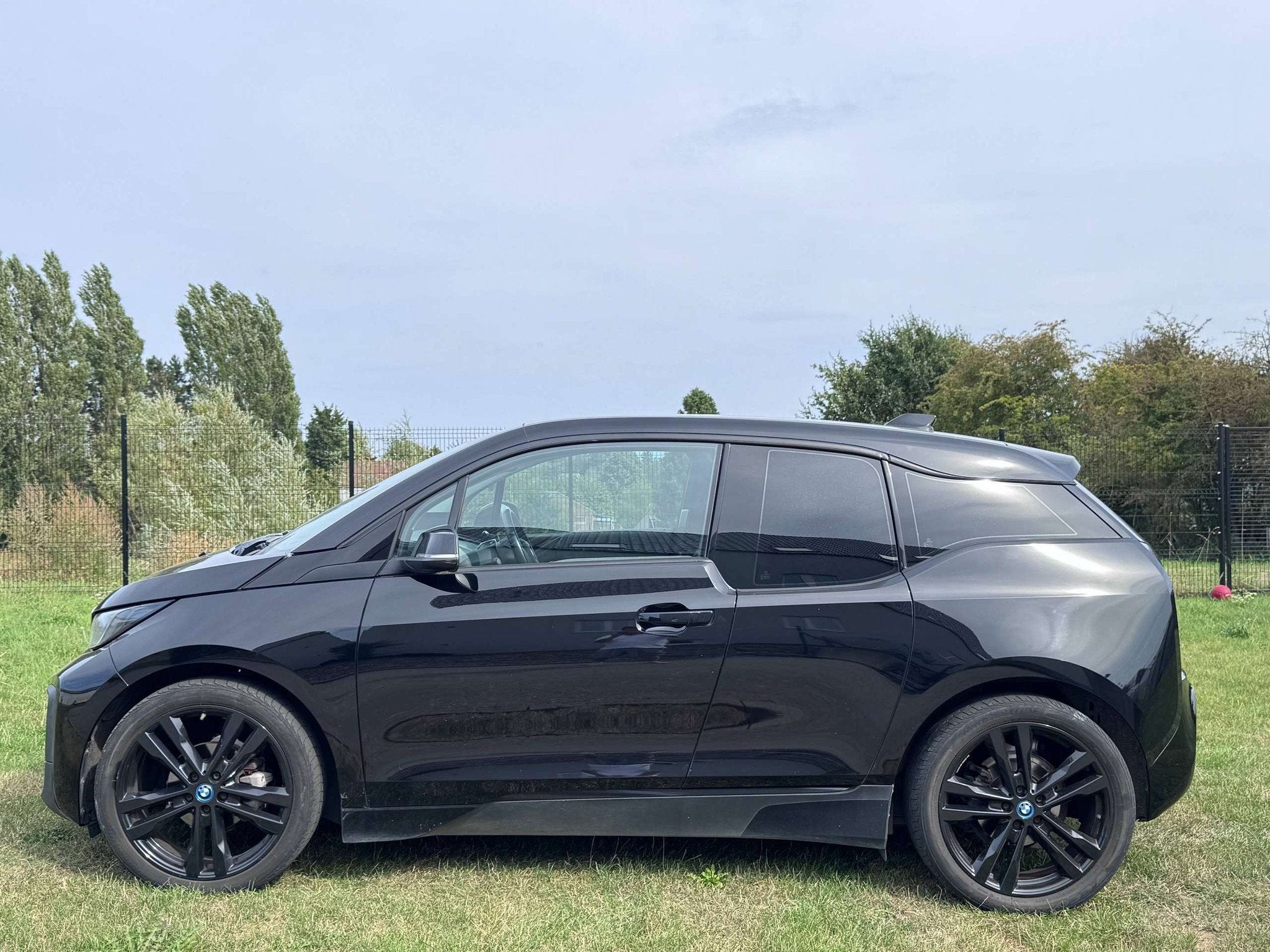 BMW i3 i3 S 120Ah - 42.2 kWh GPS PRO * BATTERIE 100% * PARFA, Auto's, BMW, Automaat, 4 zetels, Gebruikt, Berline