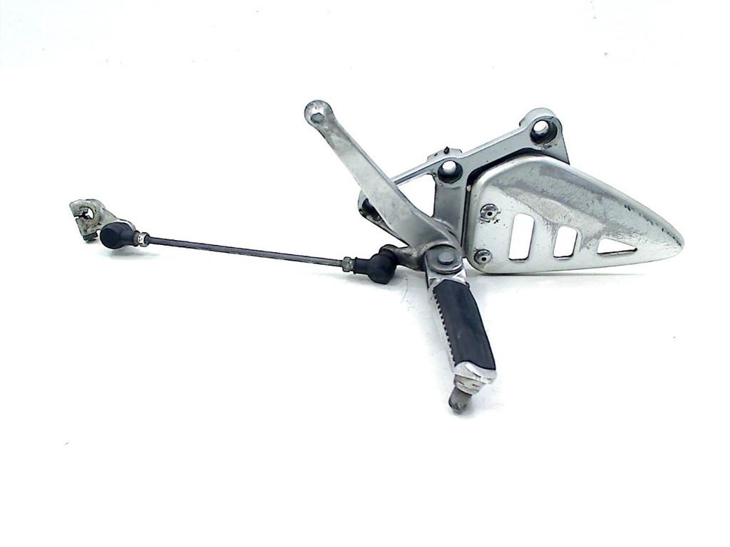 REPOSE PIEDS AVANT GAUCHE TL 1000 R 1998-2003 (TL1000R), Dhr. S. di Majo, Utilisé, Info@cama-motorparts.nl, P.J. Troelstraweg 8 8
3144 CX  MAASSLUIS, NL