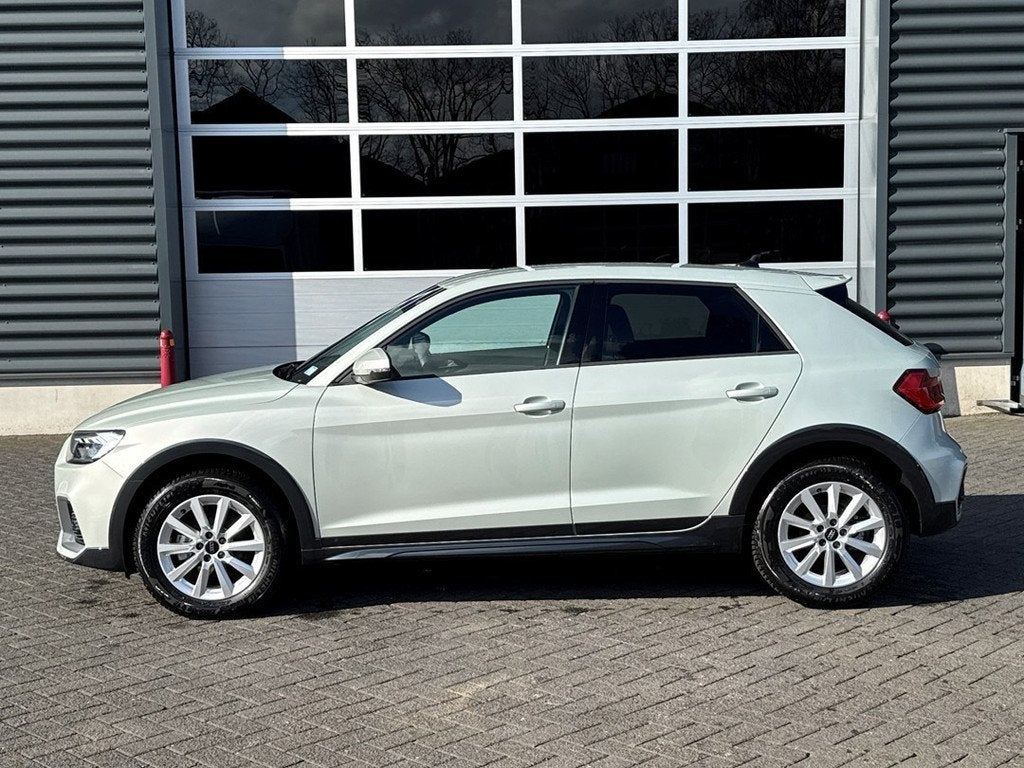 Audi A1 ALLSTREET 1.5 35 TFSI Advanced edition, camera, navi, Argent ou Gris, Achat, Entreprise, Entretenue par le concessionnaire