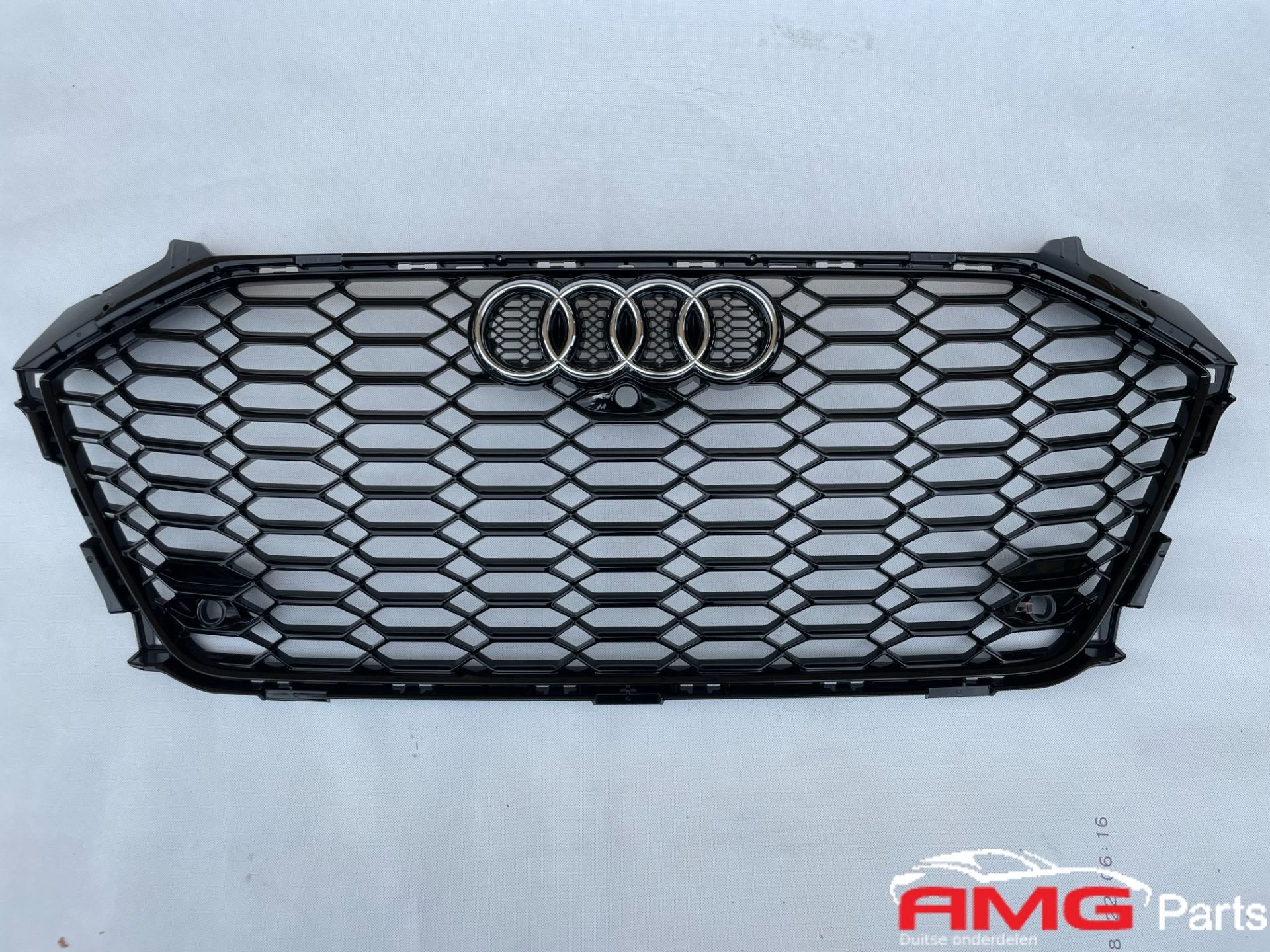 Audi A4 8W RS4 Calandre ORIGINAL 8W0853651 BF, Neuf, AUDI AG, Auto-Union-Strasse 1
85045  Ingolstadt, DE, Audi