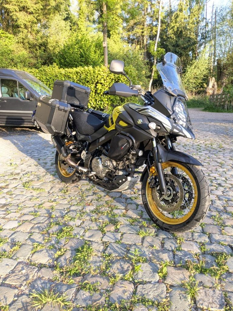 Suzuki V-strom DL650XT * Reisklaar * Verlaagd, Motoren, Motoren | Suzuki, 2 cilinders, Motorrijbewijs A, Bedrijf, Sportuitlaat