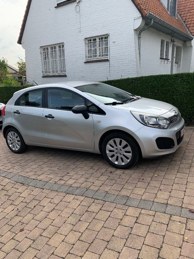 Prête à immatriculer Kia Rio 2012 1,1 diesel, Auto's, Voorwielaandrijving, Stof, Zwart, 99 g/km