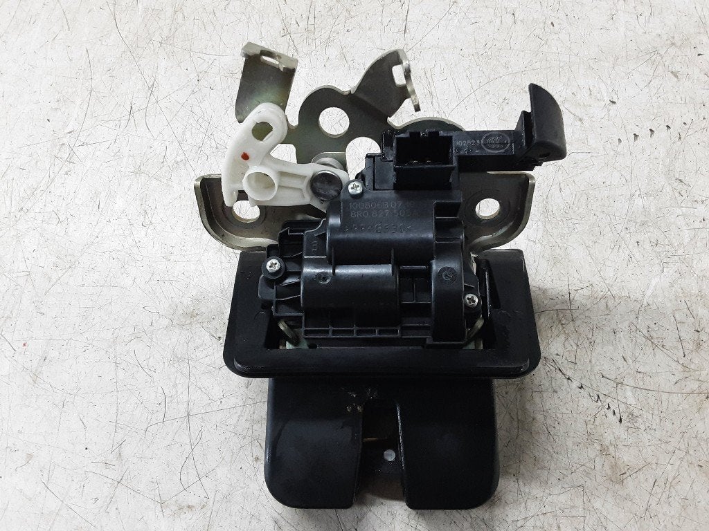 SERRURE COFFRE Audi A3 Sportback (8VA / 8VF) (8R0827505A), Mevr. I. Hauben, Haillon arrière, Audi, Utilisé