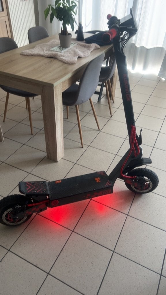 Custom kukirin g2 rood, Fietsen en Brommers, Ophalen, Zo goed als nieuw, Elektrische step (E-scooter), Kukirin