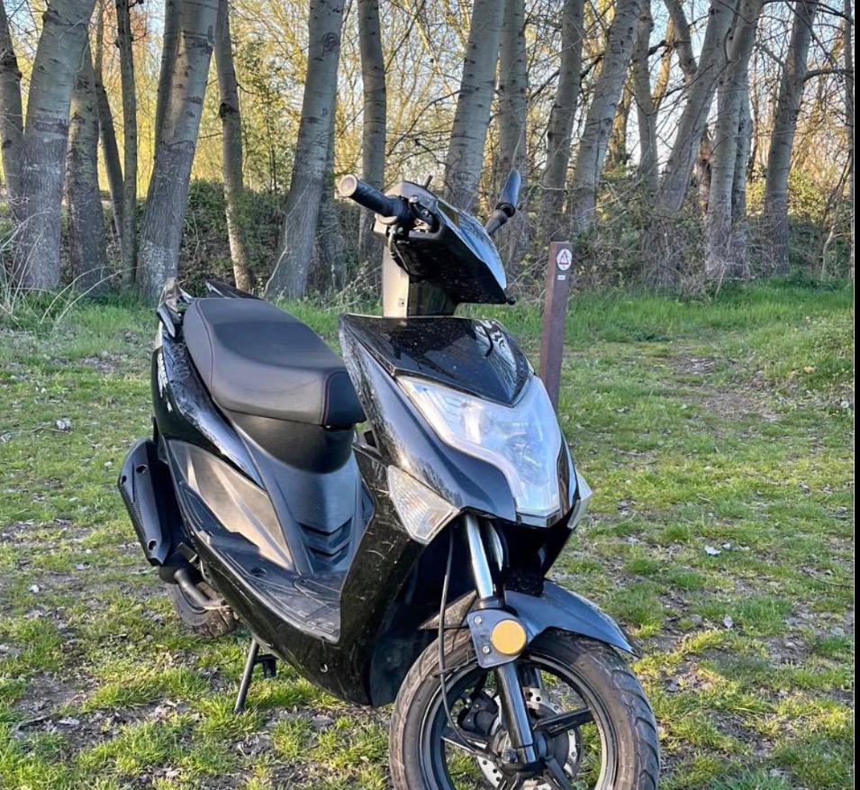 Agm brash, Fietsen en Brommers, Scooters | Kymco, Ophalen, Zo goed als nieuw
