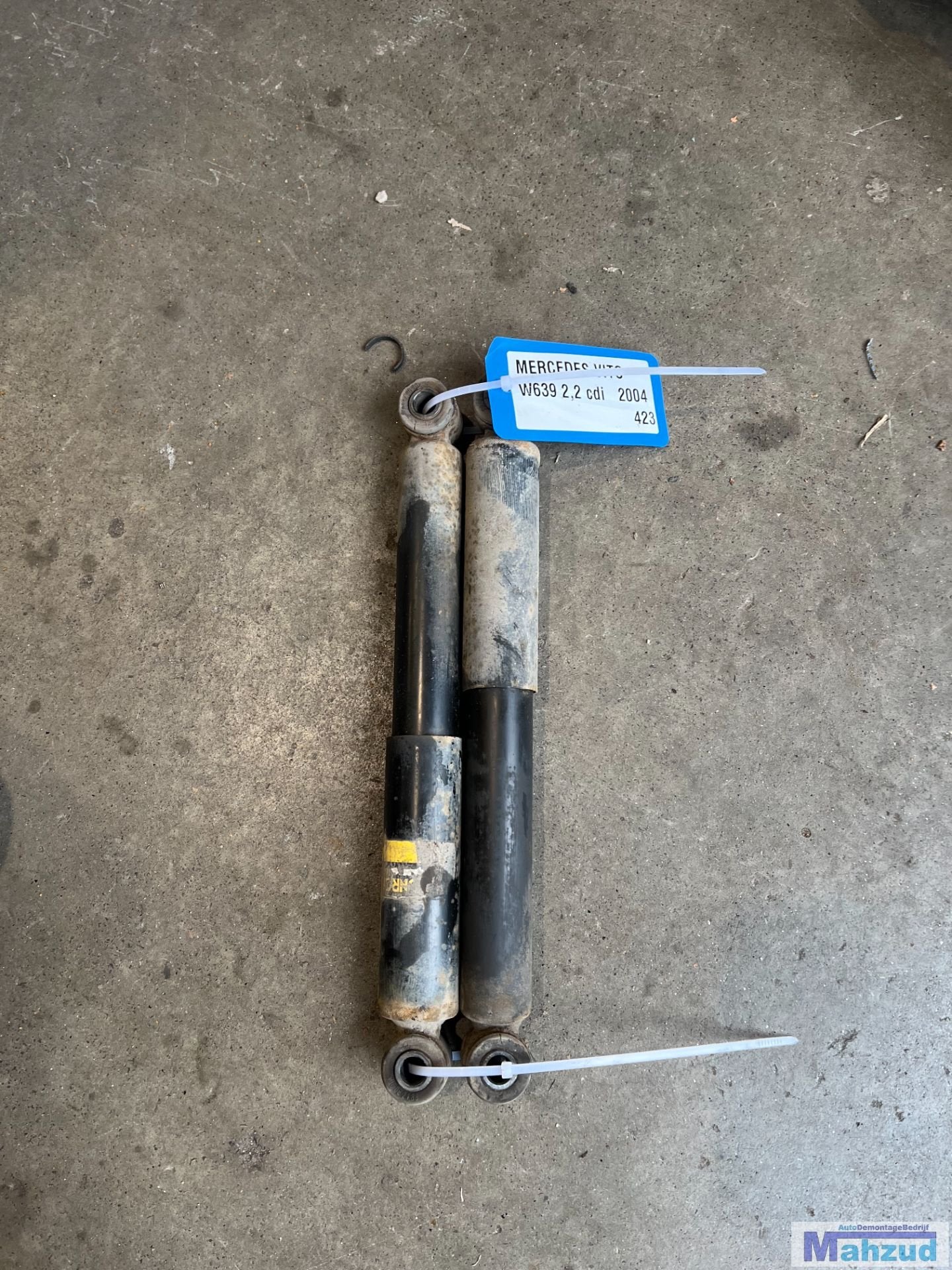 Ensemble d'amortisseurs arri re MERCEDES VITO W639 2003-2009, Mercedes-Benz AG, Mercedes-Benz, Utilisé, Mercedesstrasse 120
70372  Stuttgart, DE