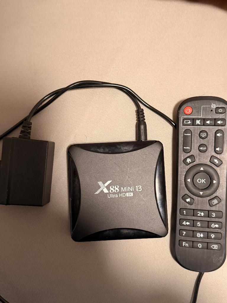 Android tv box 8K beeld resolutie kodi, iptv, Enlèvement, Comme neuf, Audio optique, Moins de 500 GB