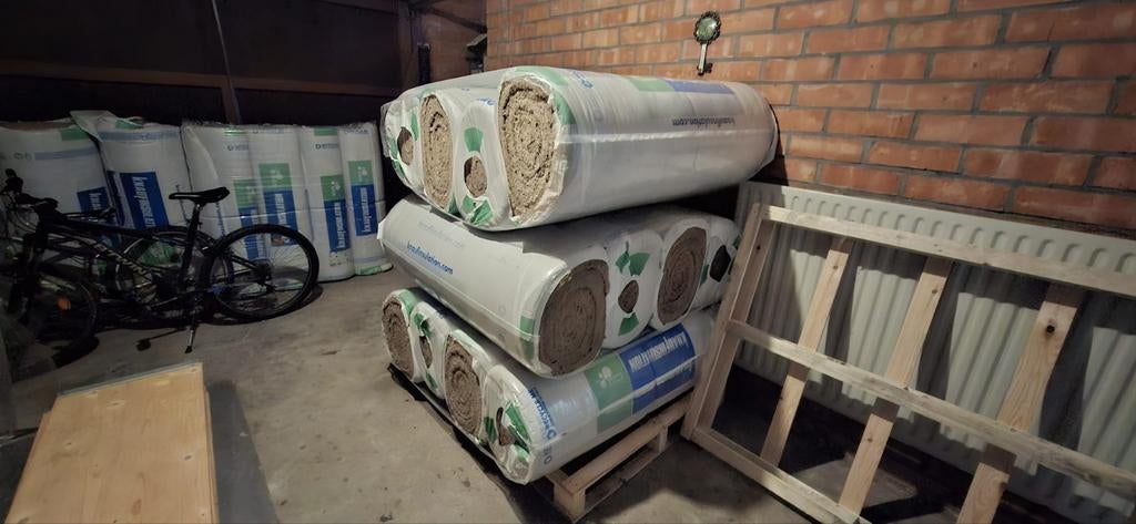 À VENDRE — ISOLATION DE TOITURE
J'ai un total de 19 packs d', Enlèvement, Isolation de toiture