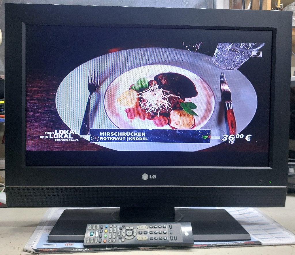 LG Tv 66 cm beeldscherm in goede staat, Ophalen, Zo goed als nieuw, LG
