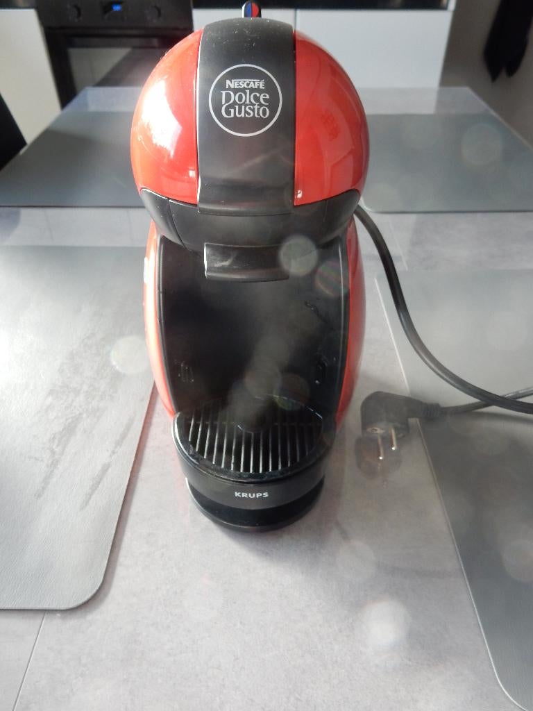 nr.5 - Nescafé dolce gusto apparaat, Ophalen, Koffiepads en cups, Afneembaar waterreservoir
