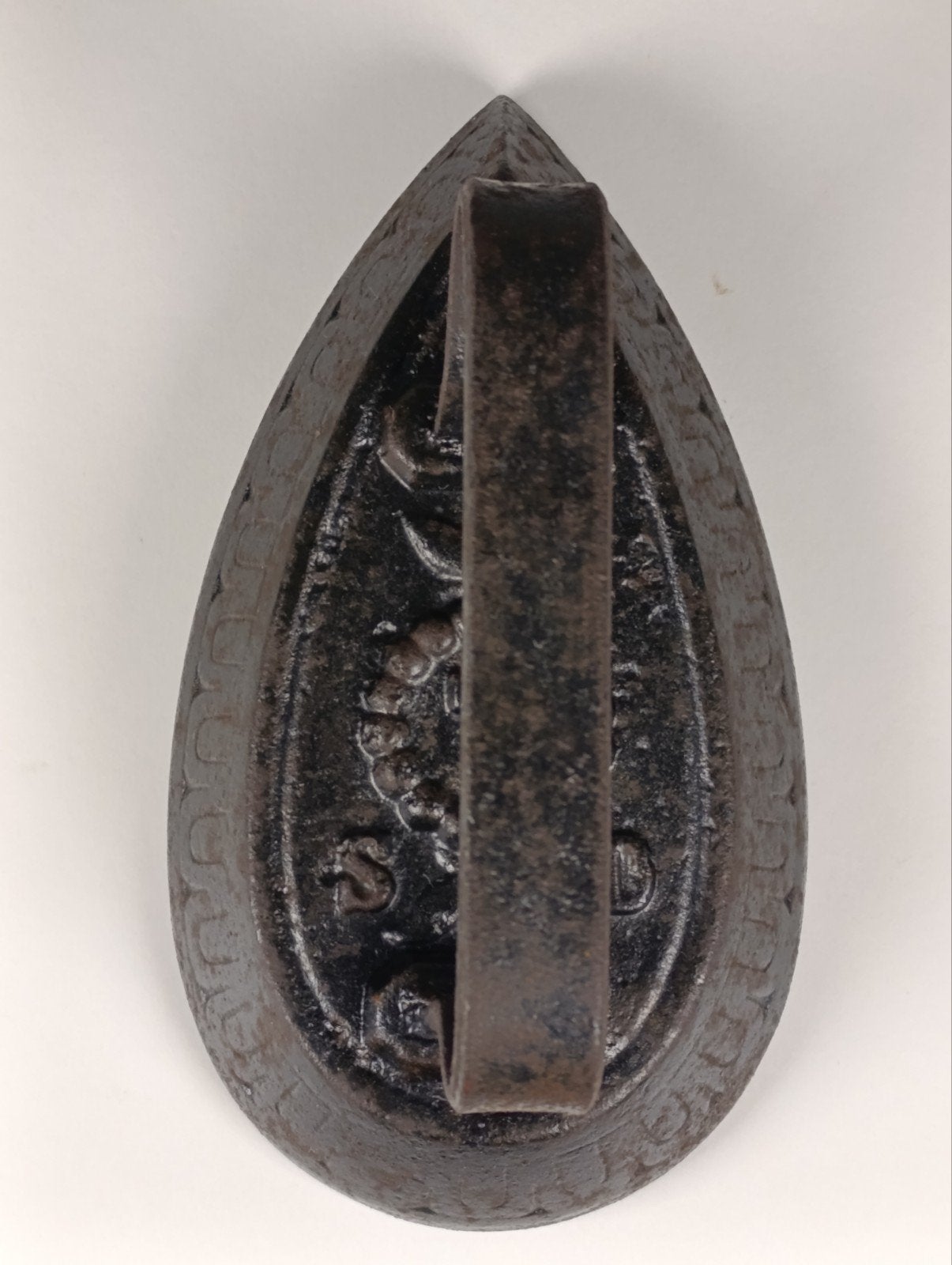 Antiek gietijzeren strijkijzer / kachelbout Nr. 7, Antiek en Kunst, Ophalen of Verzenden