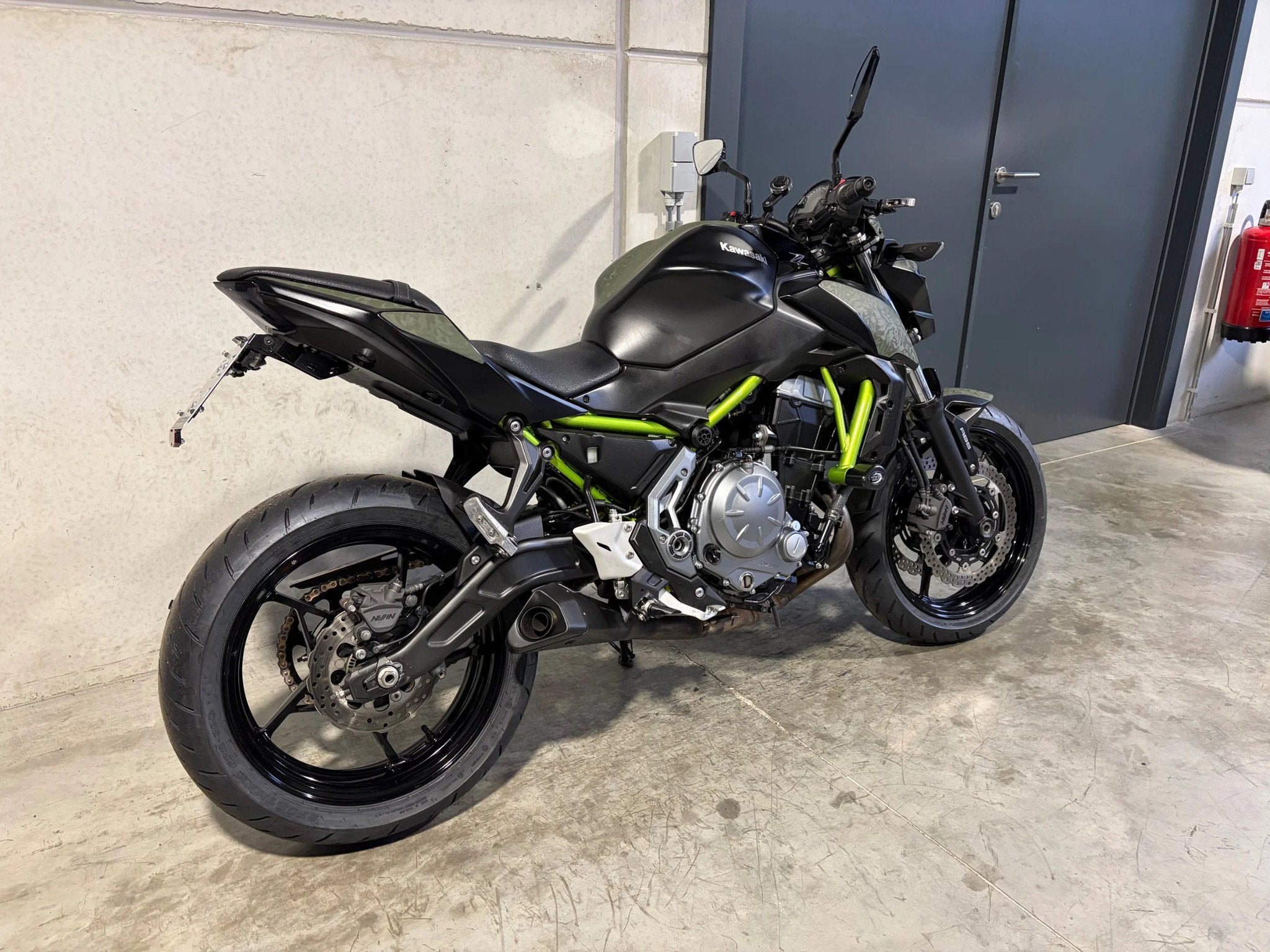 Kawasaki Z650 met leuke extra's, Motos, Entreprise, Occasion, Plus de 35 kW, 650 cm³